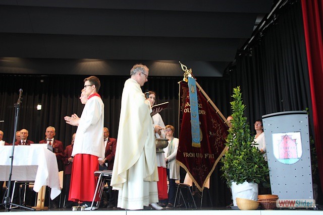 17_Festgottesdienst mit Pater Bartsch